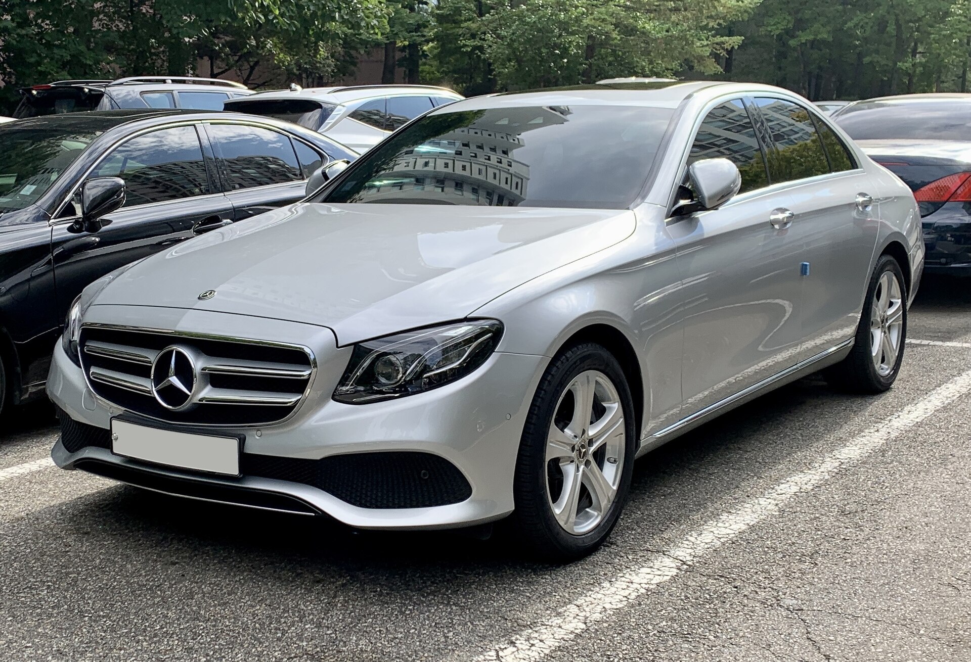 Mercedes-Benz E 200
